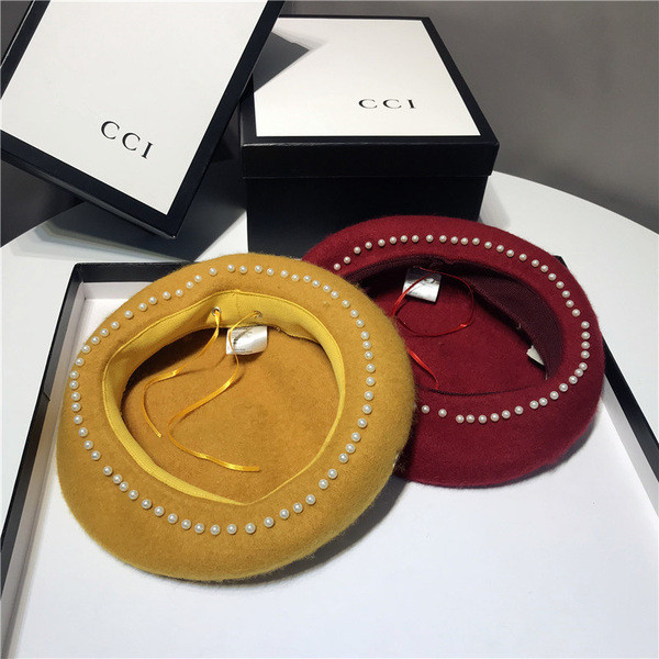 Palarie de dama moderna tip bereta cu decor de perle in mai multe culori