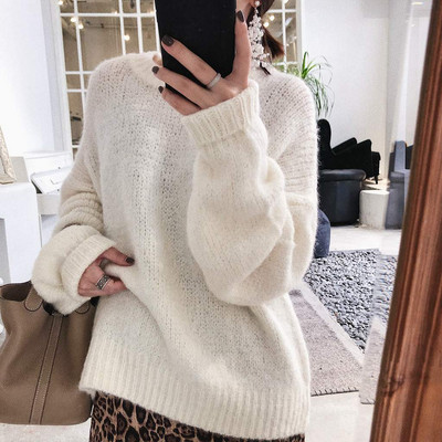 Pulover de iarnă de damă cu decolteu rotund în culorile alb, portocaliu, roșu și verde