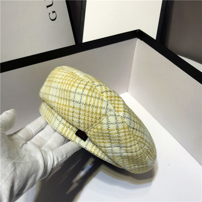 Palarie de dama tip bereta in carouri in mai multe culori