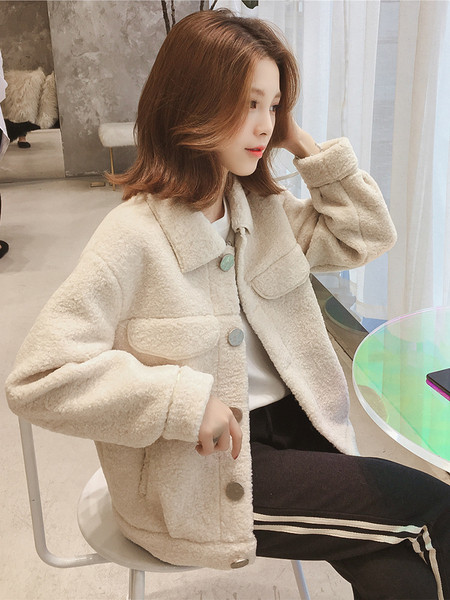 Palton de iarna de dama model scurt in alb si bej