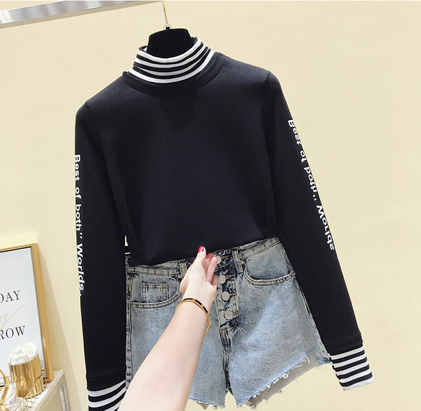 Bluză casual de damă alb-negru cu inscripție și guler polo