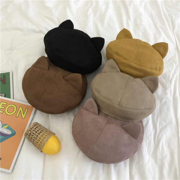 Pălării moderne de damă cu element 3D în mai multe culori