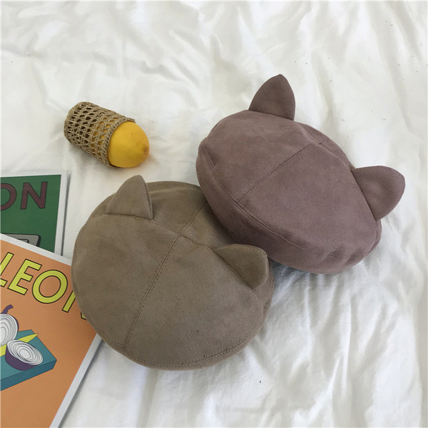 Pălării moderne de damă cu element 3D în mai multe culori