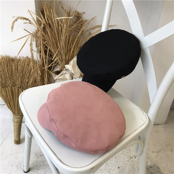 Öko bőrből készült modern női sapka napellenzővel több színben