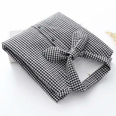 Cămașă de damă în carouri cu nasturi și cravate la guler