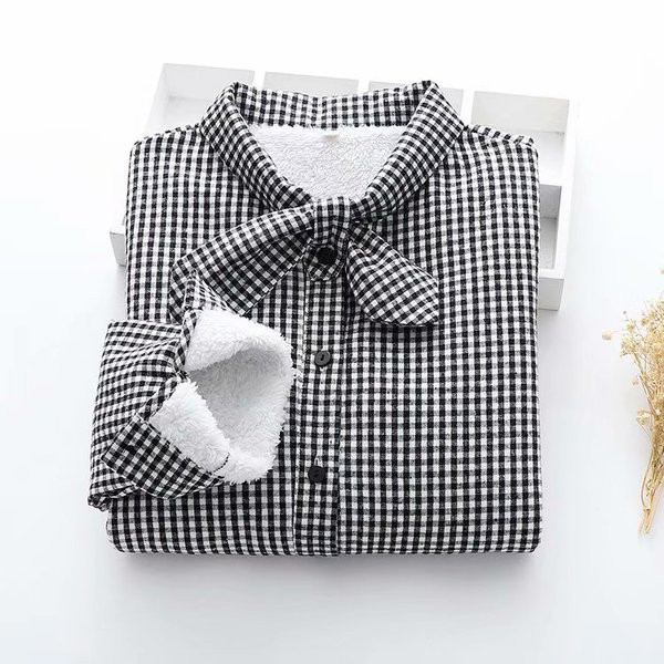 Cămașă de damă în carouri cu nasturi și cravate la guler