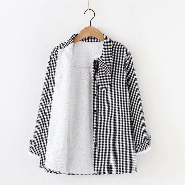 Cămașă de damă în carouri cu nasturi și cravate la guler