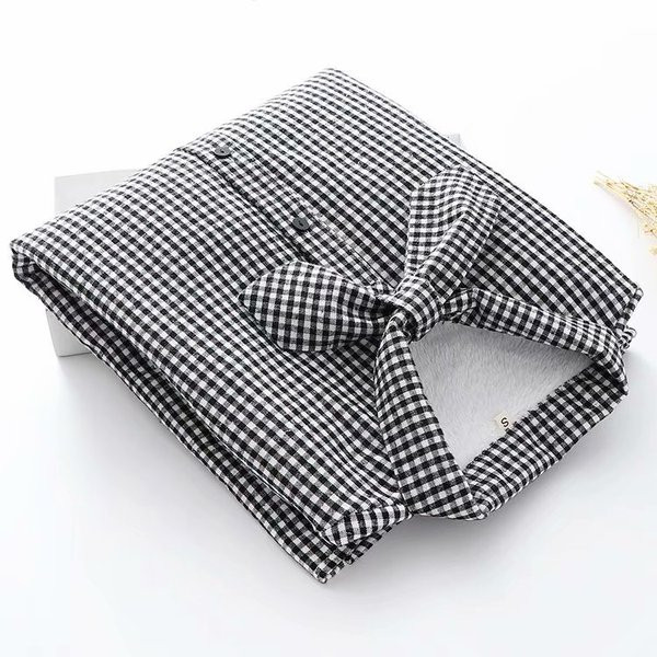 Cămașă de damă în carouri cu nasturi și cravate la guler