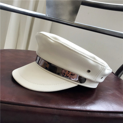 Pălărie elegantă din piele pentru femei în negru, alb și maro