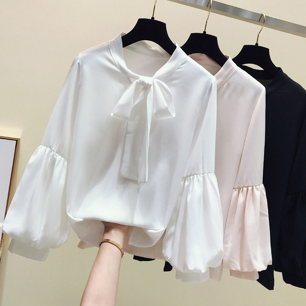 Cămașă de damă cu șireturi și mâneci largi în trei culori