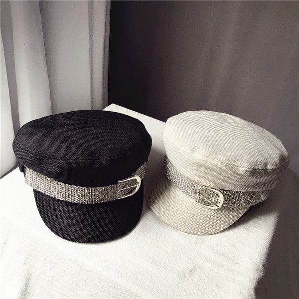 Palarie eleganta de dama cu catarama si pietre decorative in alb si negru