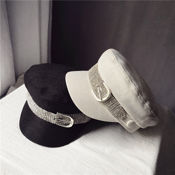 Palarie eleganta de dama cu catarama si pietre decorative in alb si negru