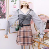 Bluza de dama actuala model nou cu decolteu spitz in gri, alb si negru