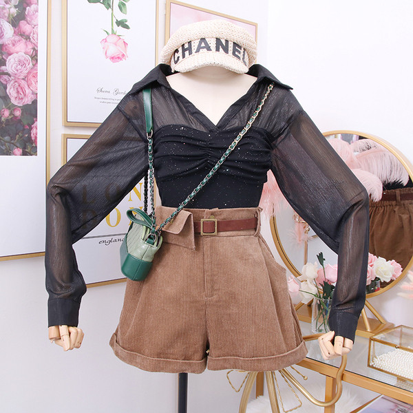 Нов модел актуална дамска блуза с шпиц деколте в сив,бял и черен цвят