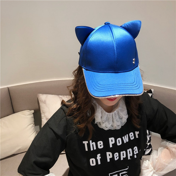 Palarie moderna de dama cu element 3D si pietre in patru culori