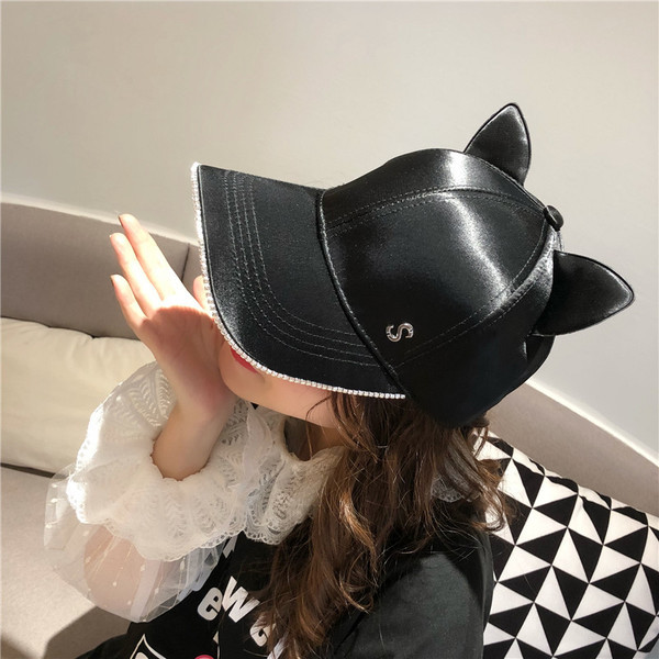 Palarie moderna de dama cu element 3D si pietre in patru culori