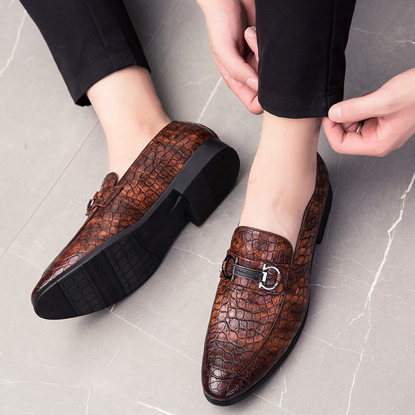 Pantofi barbati eleganti din imitatie de piele in trei culori cu element metalic