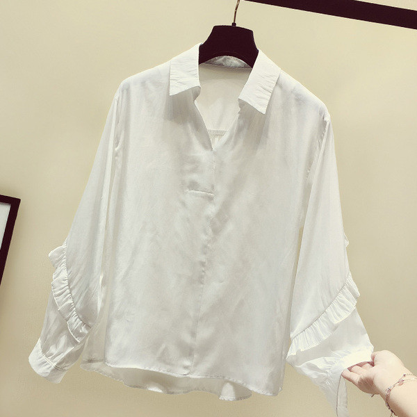 Cămașă casual de damă cu decolteu și guler spitz în albastru și alb