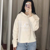 Hanorac de zi cu zi scurt cu inscripție în două culori