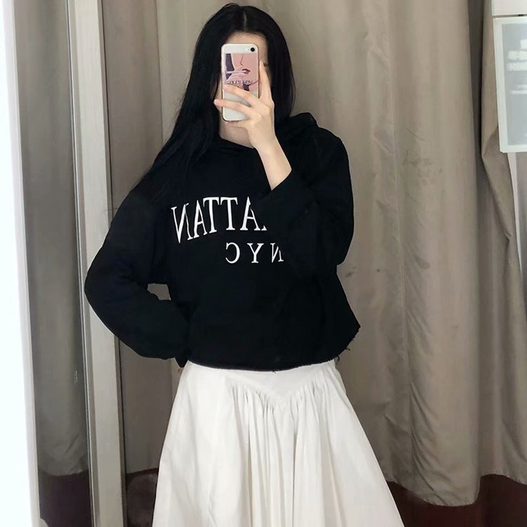 Hanorac de zi cu zi scurt cu inscripție în două culori