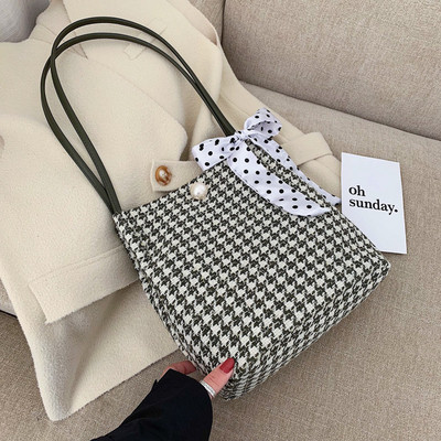 Geantă în carouri cu mânere lungi și panglică