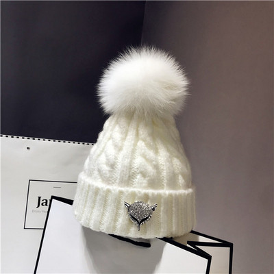 Palarie de iarna de dama tricotata cu pietre si puf in alb