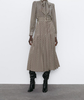 Rochie lunga moderna cu model colorat cu curea - model croiat