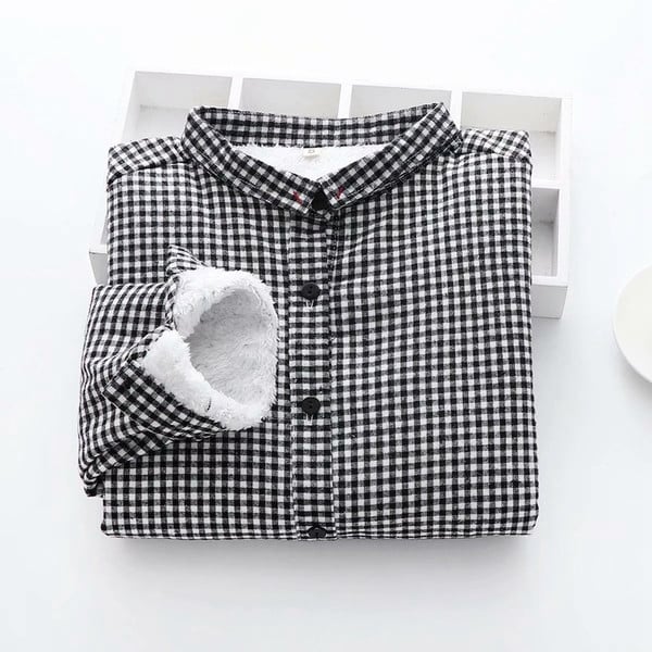 Cămașă de damă modernă în carouri cu guler jos și nasturi în negru