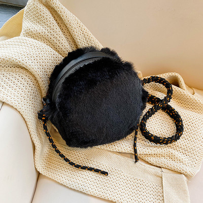 Geantă de puf de damă în formă rotundă cu mâner lung