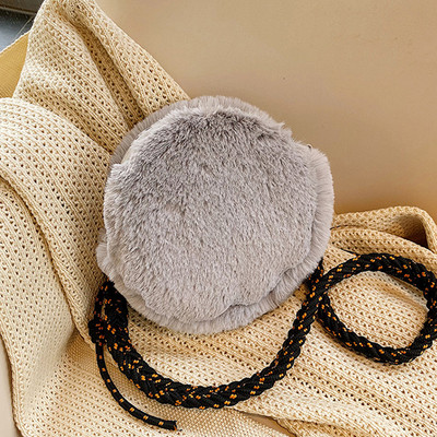 Geantă de puf de damă în formă rotundă cu mâner lung