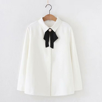 Cămașă modernă de damă cu guler clasic și căptușeală moale în alb