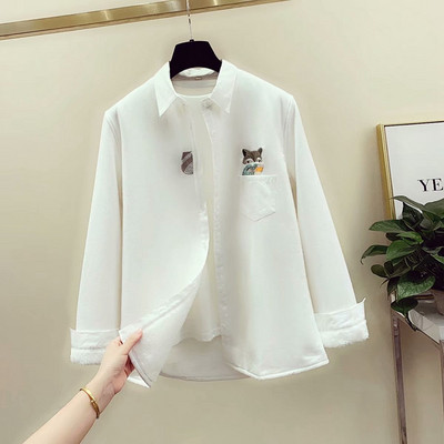 Cămașă de damă actuală cu guler clasic și broderie în albastru și alb