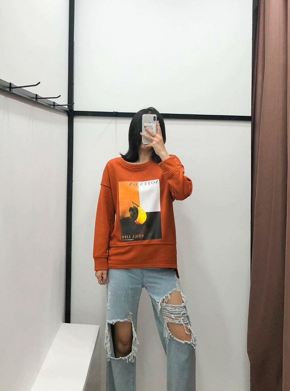 Hanorac de dama in trei culori si aplicatie