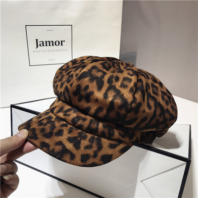 Palarie moderna de dama cu model leopard in mai multe culori