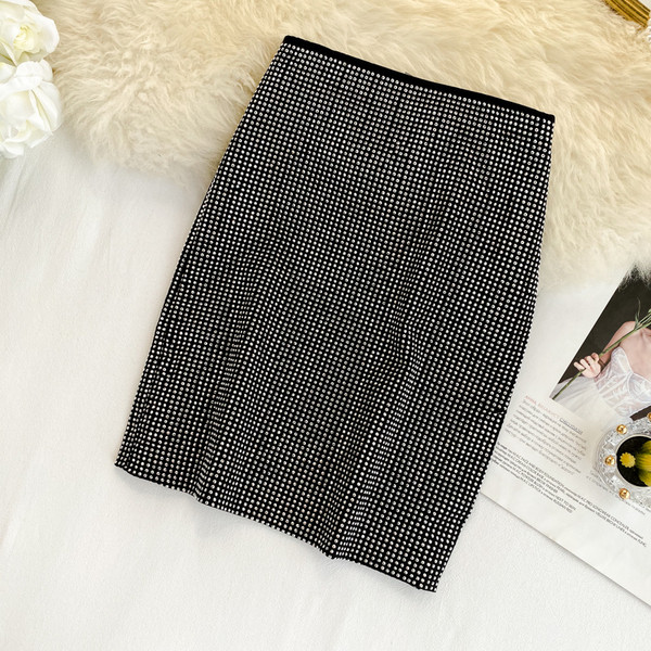 Modern női rövid szoknya magas derékkal és cipzárral