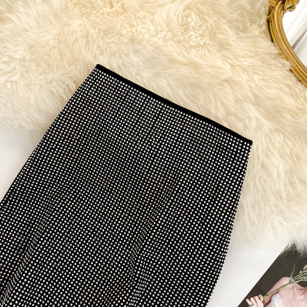 Modern női rövid szoknya magas derékkal és cipzárral