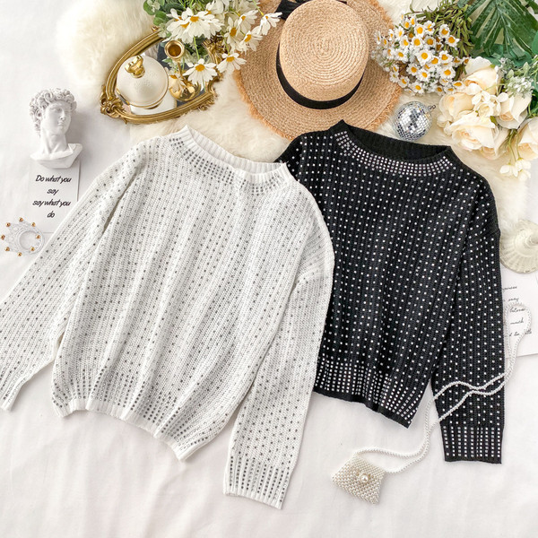 Pulover de dama modern cu pietre in alb si negru