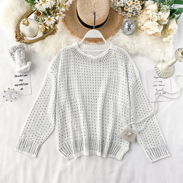 Pulover de dama modern cu pietre in alb si negru