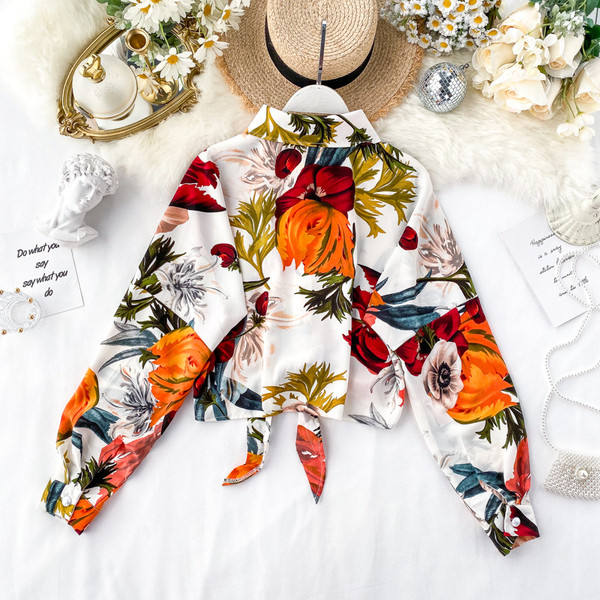 Cămașă de damă colorată cu model floral în patru culori