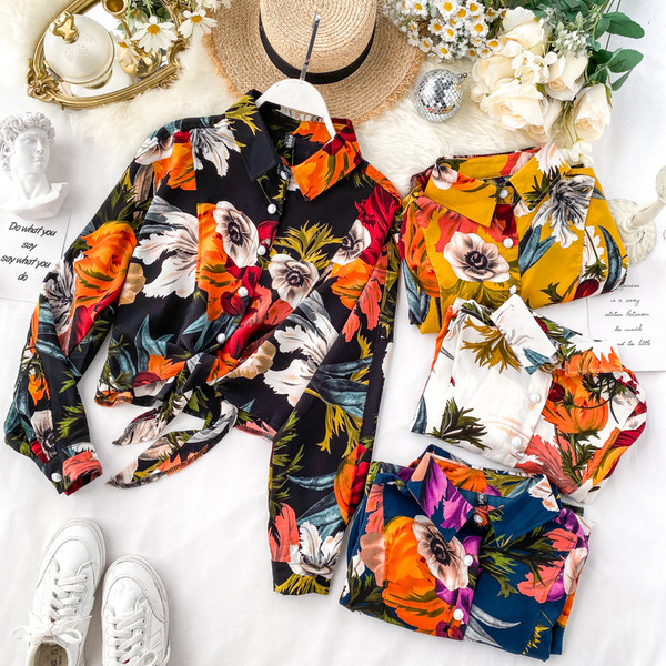 Cămașă de damă colorată cu model floral în patru culori