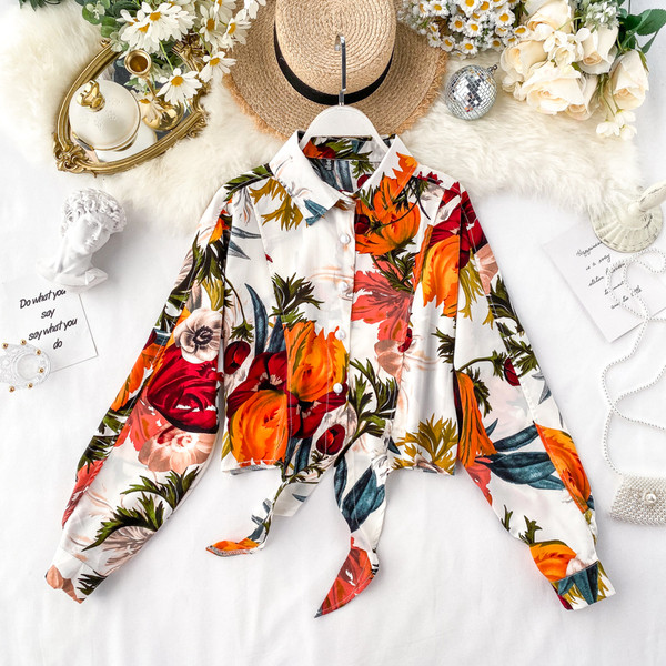 Cămașă de damă colorată cu model floral în patru culori