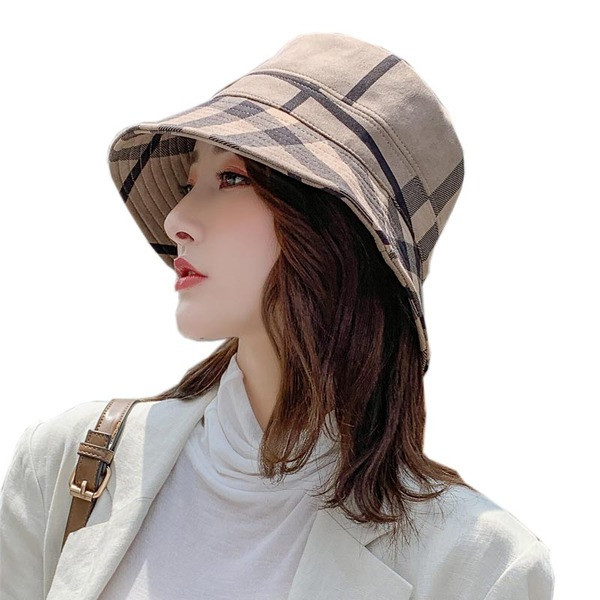 Pălărie de damă în carouri de zi cu zi