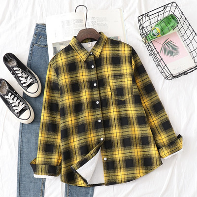 Cămașă de damă modernă în carouri cu guler clasic în roșu, galben și negru