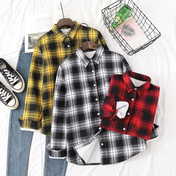 Cămașă de damă modernă în carouri cu guler clasic în roșu, galben și negru