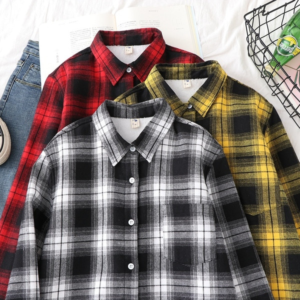 Cămașă de damă modernă în carouri cu guler clasic în roșu, galben și negru