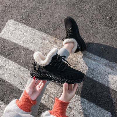 Ежедневни дамски зимни маратонки с пух в три цвята