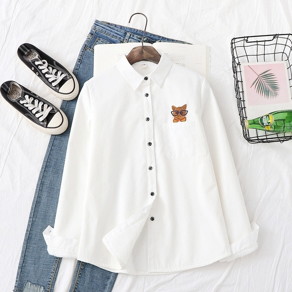 Új modell női ing klasszikus gallérral és hímzéssel