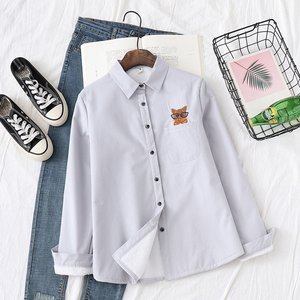 Új modell női ing klasszikus gallérral és hímzéssel