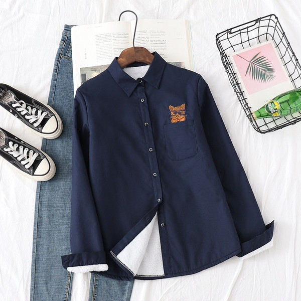 Új modell női ing klasszikus gallérral és hímzéssel