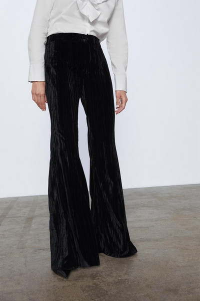 Дамски дълъг панталон тип чарлстон от кадифе в черен цвят